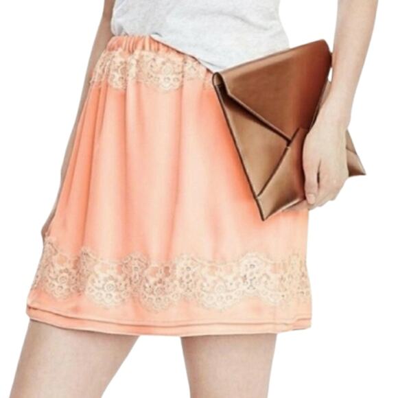 NWOT Banana Republic Peach With Ivory  Lace Detail Mini Skirt Size Small - Picture 1 of 16